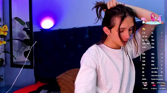 Snapshot of Feniix__ chatting on 09/16/25, 05:19 Feniix online show from 09/16/25, 05:19