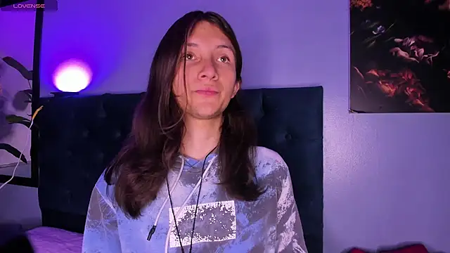 Snapshot of Feniix__ chatting on 10/03/25, 04:09 Feniix online show from 10/03/25, 04:09