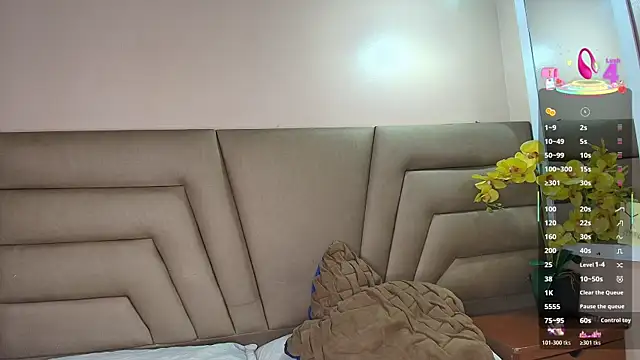 Snapshot of Feniix__ chatting on 10/28/25, 05:00 Feniix online show from 10/28/25, 05:00