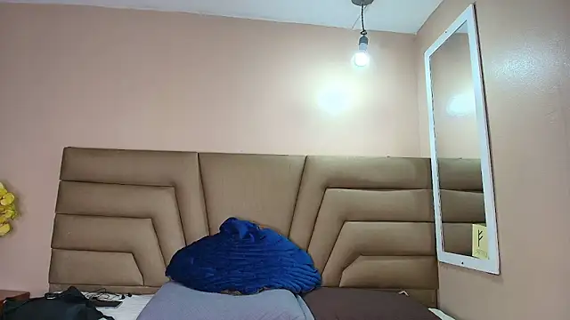 Snapshot of Feniix__ chatting on 11/06/25, 04:13 Feniix online show from 11/06/25, 04:13