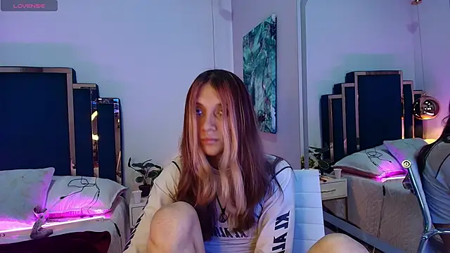 Snapshot of Feniix__ chatting on 06/04/26, 04:51 Feniix online show from 06/04/26, 04:51