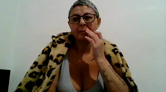 roseblak42 online show from 02/15/25, 06:01