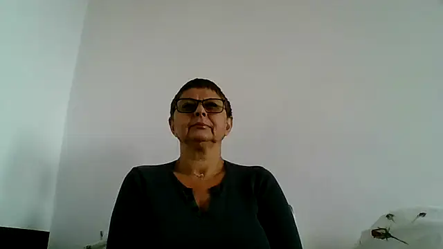 roseblak42 online show from 10/02/25, 12:45