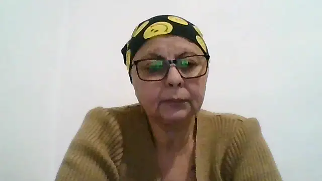 roseblak42 online show from 11/17/25, 04:24