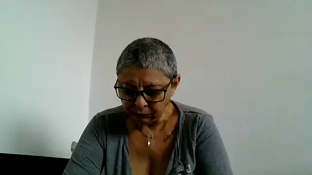 roseblak42 online show from 12/02/25, 09:58