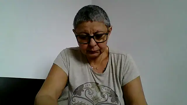 roseblak42 online show from 12/03/25, 10:13