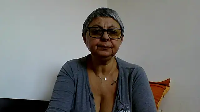 roseblak42 online show from 01/14/26, 10:43