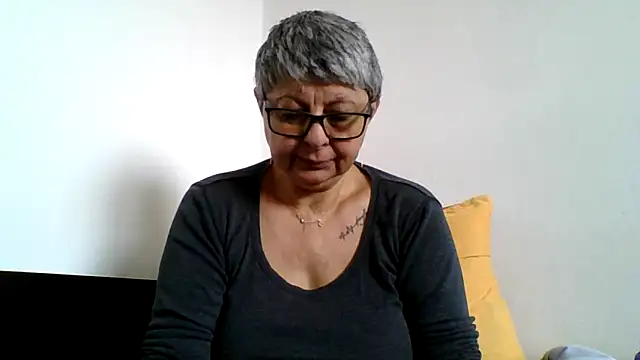 roseblak42 online show from 03/15/26, 09:15