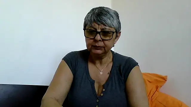 roseblak42 online show from 04/06/26, 12:28