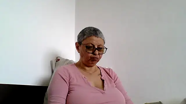 roseblak42 online show from 04/24/26, 09:01