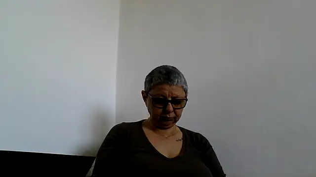roseblak42 online show from 04/28/26, 08:30