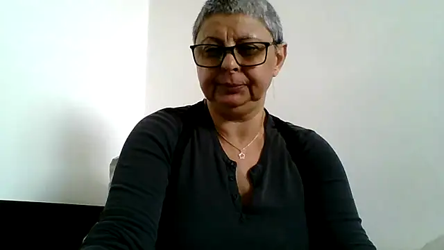 roseblak42 online show from 04/30/26, 09:37