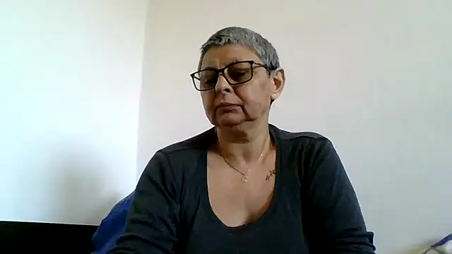 roseblak42 online show from 05/02/26, 04:01