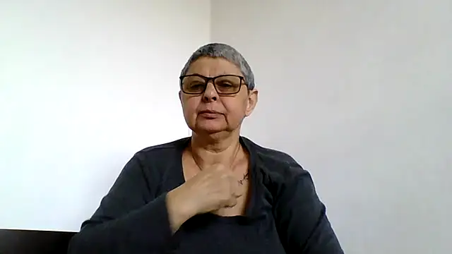 roseblak42 online show from 05/03/26, 11:49
