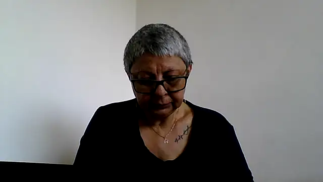 roseblak42 online show from 05/19/26, 07:58