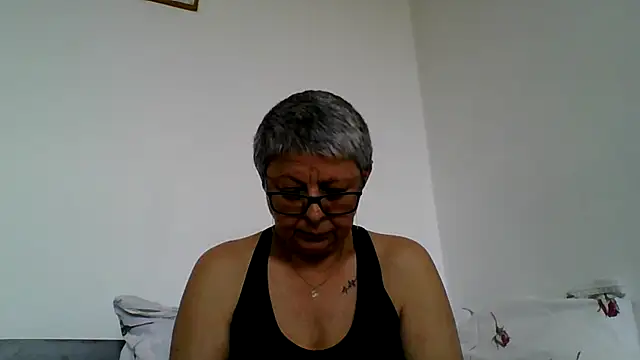 roseblak42 online show from 05/25/26, 08:42