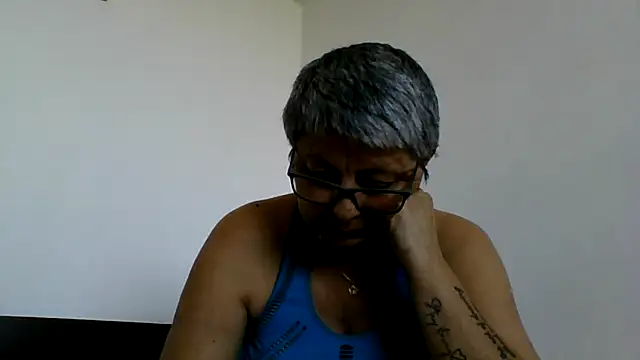 roseblak42 online show from 05/28/26, 12:35