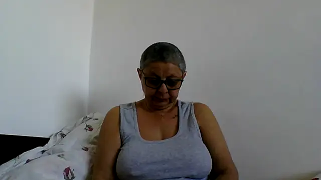 roseblak42 online show from 06/17/26, 01:56