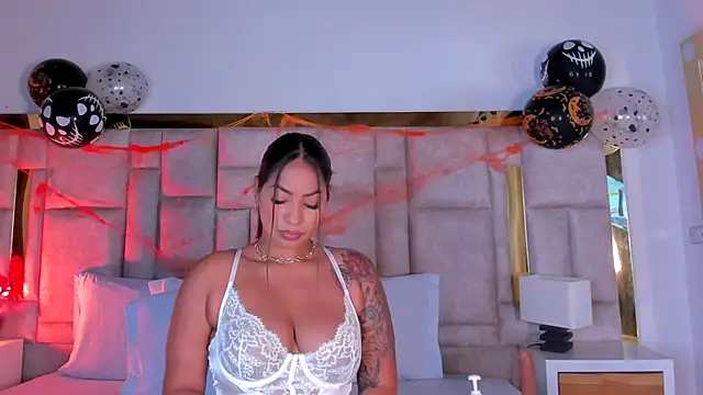 Snapshot of Miss_Abigail_ chatting on 10/25/25, 01:18 Miss Abigail online show from 10/25/25, 01:18