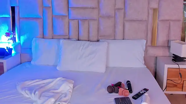 Snapshot of Miss_Abigail_ chatting on 12/05/25, 01:52 Miss Abigail online show from 12/05/25, 01:52