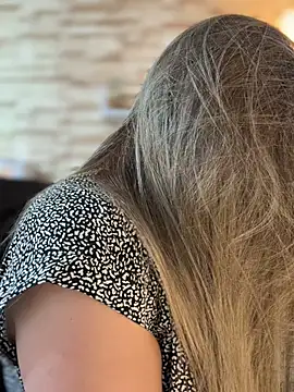  Abril-Office1 online show from 02/18/26, 03:19