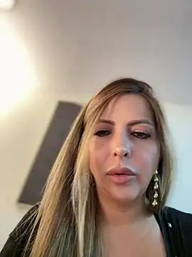  Abril-Office1 online show from 04/13/26, 12:43