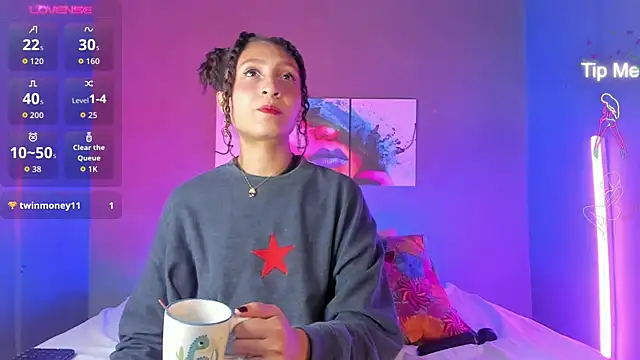 IsabellaSpencer online show from 10/16/25, 10:22