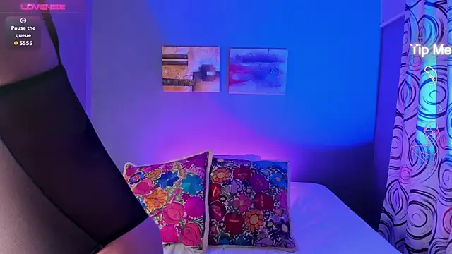 IsabellaSpencer online show from 10/23/25, 10:08