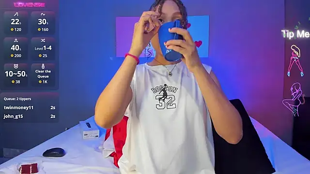 IsabellaSpencer online show from 11/26/25, 10:11