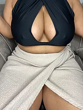 CARAMELGODDESSX23 online show from 09/18/25, 06:26