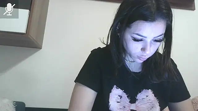 Snapshot of LovelyJulliette chatting on 03/05/26, 04:47 LovelyJulliette online show from 03/05/26, 04:47