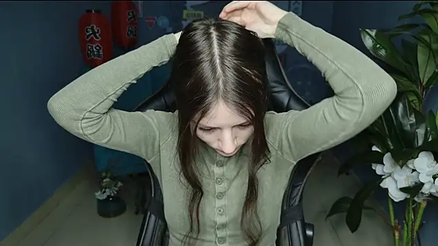 VeliraBraitberg online show from 02/07/25, 05:10