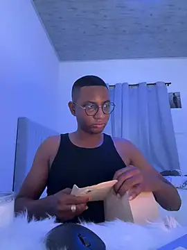 Arwens bell08 online show from 02/06/25, 12:33