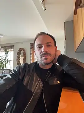 Adventurehotman online show from 11/03/25, 12:06