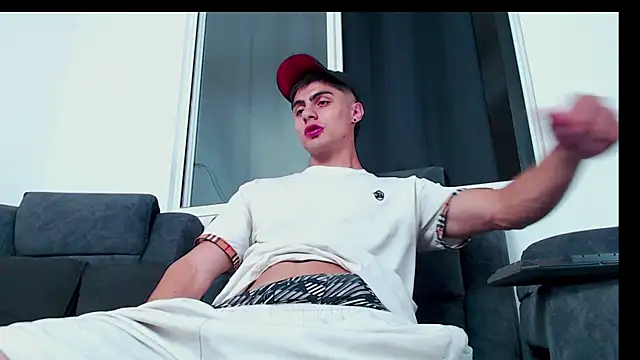 Stiven CL online show from 09/18/25, 03:08