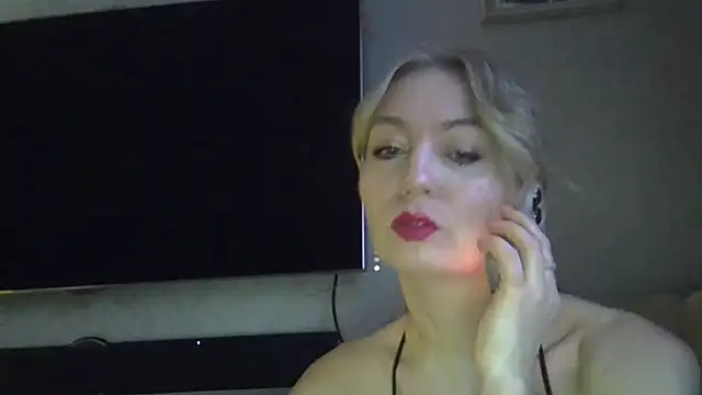 Snapshot of ZarinaSwift chatting on 12/20/24, 04:31 ZarinaSwift online show from 12/20/24, 04:31