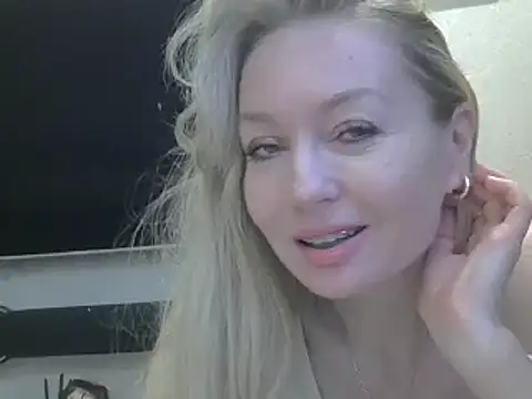Snapshot of ZarinaSwift chatting on 02/01/25, 04:35 ZarinaSwift online show from 02/01/25, 04:35