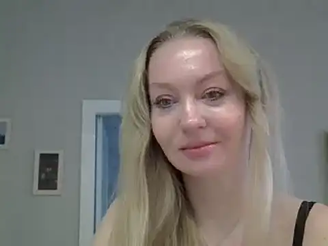 Snapshot of ZarinaSwift chatting on 02/04/25, 04:48 ZarinaSwift online show from 02/04/25, 04:48