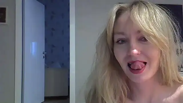 Snapshot of ZarinaSwift chatting on 02/19/25, 05:16 ZarinaSwift online show from 02/19/25, 05:16