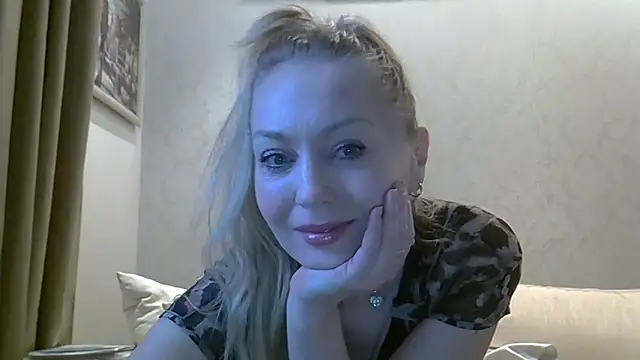 Snapshot of ZarinaSwift chatting on 04/30/26, 04:41 ZarinaSwift online show from 04/30/26, 04:41