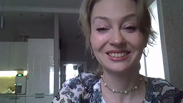 Snapshot of ZarinaSwift chatting on 05/12/26, 04:31 ZarinaSwift online show from 05/12/26, 04:31