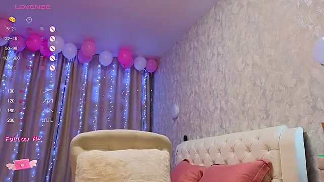 LaraSkinny online show from 12/15/24, 03:45