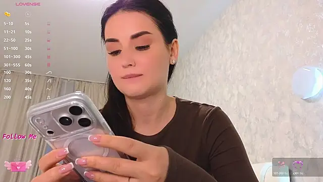 Snapshot of LaraSkinny chatting on 03/31/26, 01:11 LaraSkinny online show from 03/31/26, 01:11