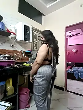 Snapshot of RESHMA_21 chatting on 12/16/24, 03:11 RESHMA 21 online show from 12/16/24, 03:11