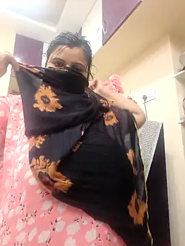 Snapshot of RESHMA_21 chatting on 09/19/25, 04:36 RESHMA 21 online show from 09/19/25, 04:36