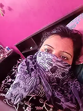 Snapshot of RESHMA_21 chatting on 10/02/25, 02:35 RESHMA 21 online show from 10/02/25, 02:35