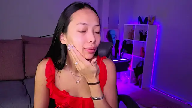 Snapshot of _MIURA_ chatting on 11/16/25, 01:00 MIURA online show from 11/16/25, 01:00