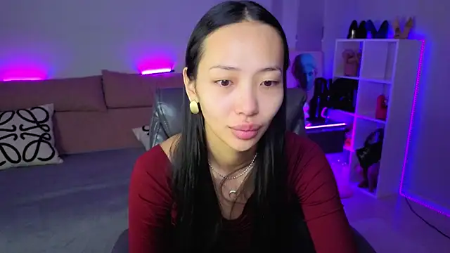 Snapshot of _MIURA_ chatting on 11/25/25, 01:05 MIURA online show from 11/25/25, 01:05