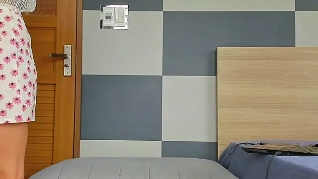 Snapshot of Kiera_Thomas chatting on 12/04/25, 06:44 Kiera Thomas online show from 12/04/25, 06:44