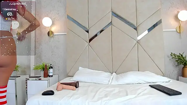 LiaVelez online show from 10/15/25, 01:55